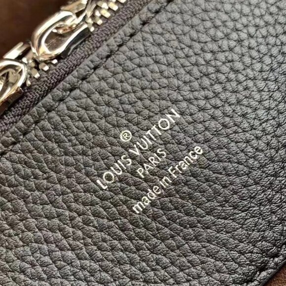 🍀Louis Vuitton Women's Classic  Black BELLA Tote Bag - Picture 9 of 9